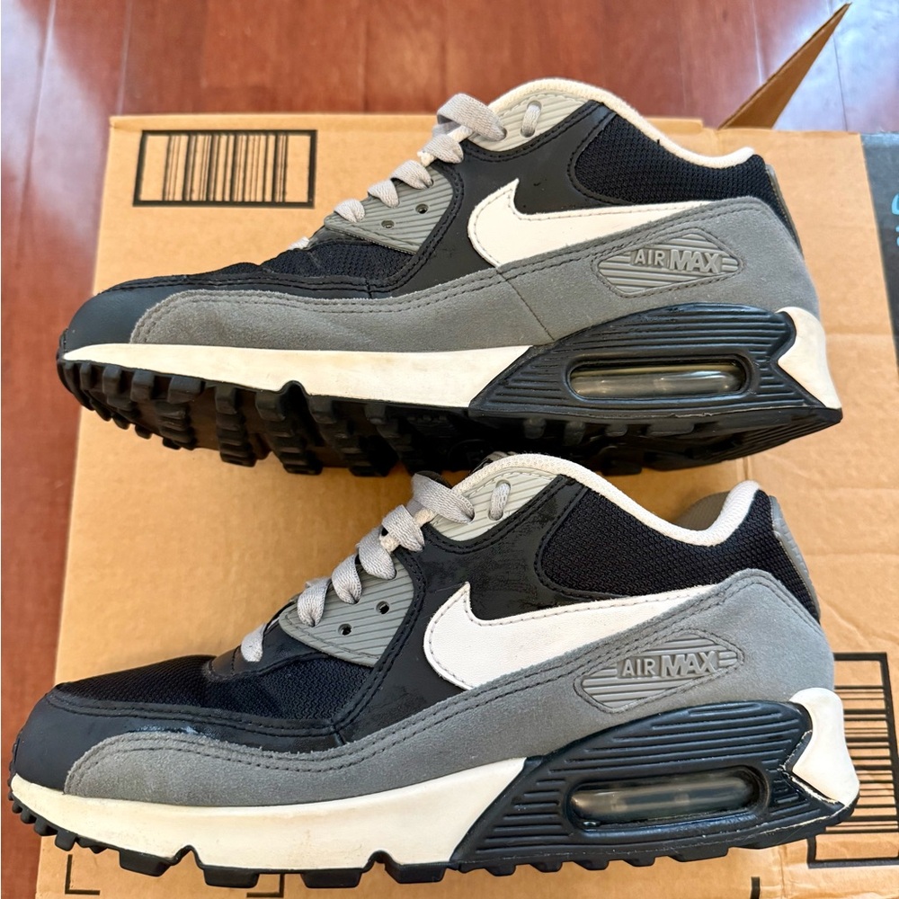 Nike White and Black Air Max